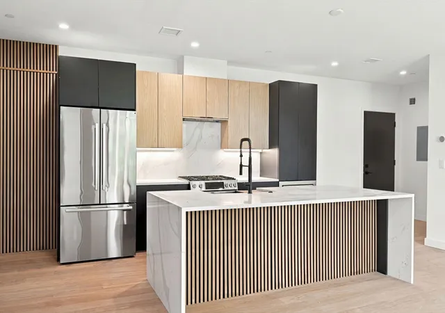 1st image of 22 High Street #4, Dorchester, MA 02122 | MLS# 73553808