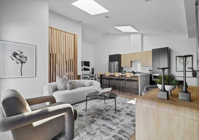 5th image of 22 High Street #4, Dorchester, MA 02122 | MLS# 73553808