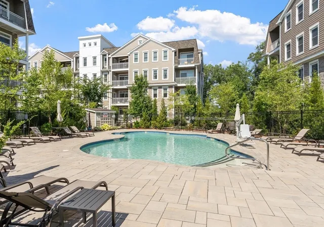 1st image of 320 Middlesex Ave #E307, Medford, MA 02155 | MLS# 73549836