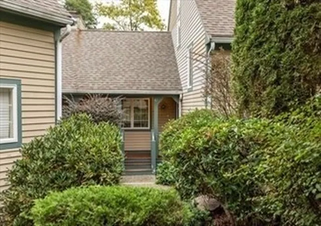 3rd image of 41 Lebeaux Dr #41, Shrewsbury, MA 01545 | MLS# 73536962
