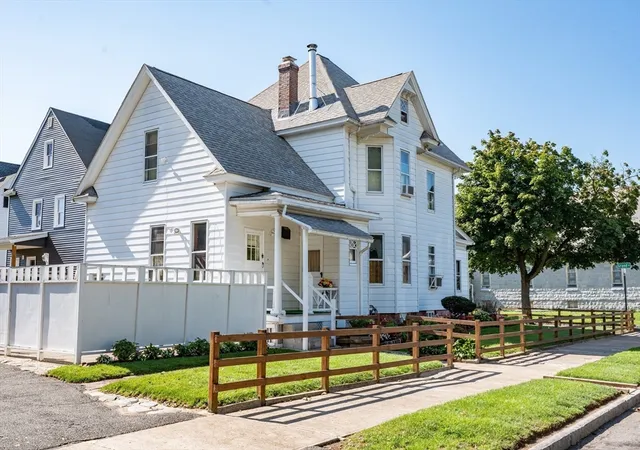 3rd image of 95 Grand St, Springfield, MA 01108 | MLS# 73559273