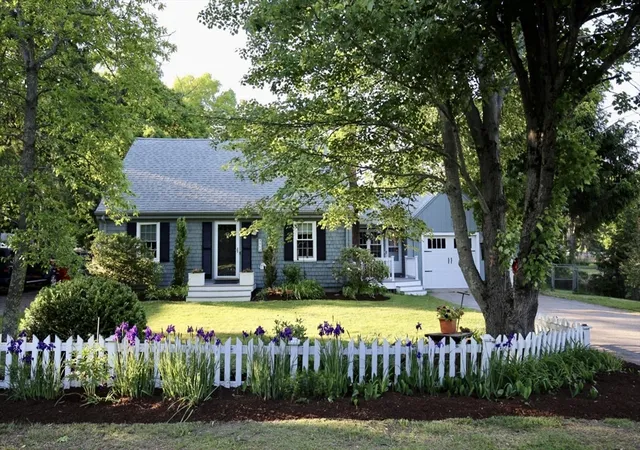 image of 86 Taunton St, Lakeville, MA 02347 | MLS# 73526102