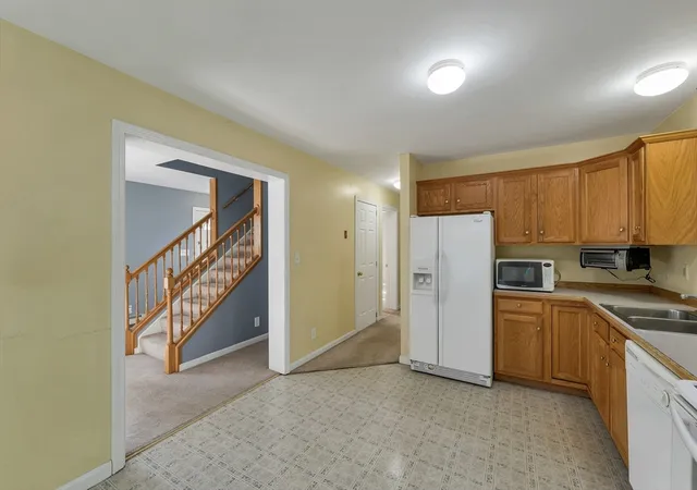 4th image of 29 Lawrence Road, Salem, NH 03079 | MLS# 73548068