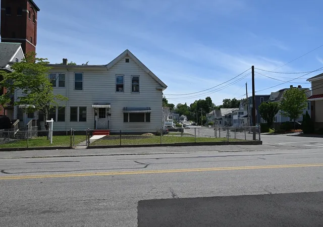 3rd image of 89 Mammoth Rd, Lowell, MA 01854 | MLS# 73528699