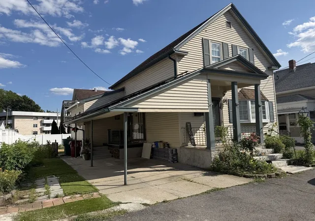 3rd image of 133 Farmland Road, Lowell, MA 01850 | MLS# 73553153