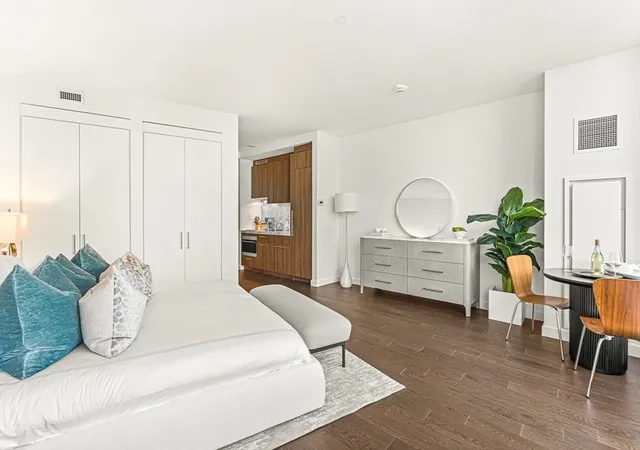 Listing Photo 5 - Condo for sale in Raffles Boston Hotel & Resi located at 430 Stuart, Boston, MA 02116 - Unit #1619
