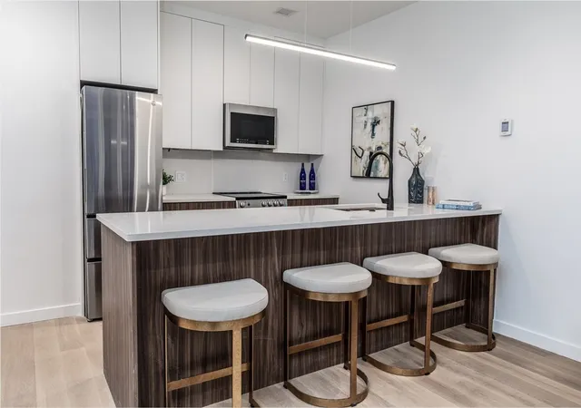2nd image of 1395 Washington Street #403, Boston, MA 02118 | MLS# 73563685