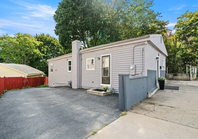 Photo 3 of Single family home for sale at 28 Warren St, Peabody, MA 01960 | MLS# 73568141 | Listing updated on 2026-09-20