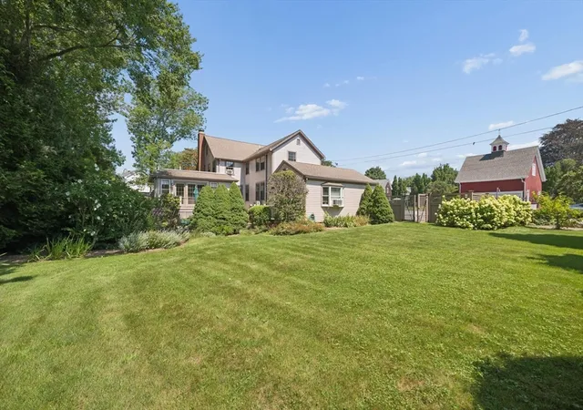 4th image of 11 Prospect St, South Dartmouth, MA 02748 | MLS# 73561024