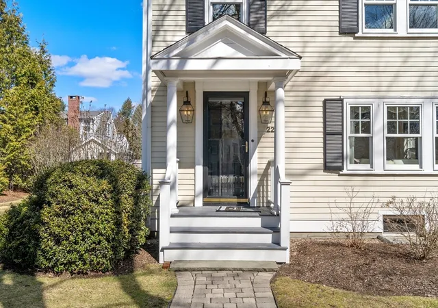 Photo 2 of Sale Pending at 22 S Lincoln St, Natick, MA 01760 | MLS# 73491122 | Listing updated on 2026-04-07