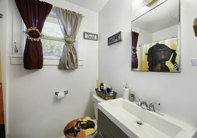 Listing Photo 2 - Condo for sale in building located at 47-49 Farragut St, Springfield, MA 01104 - Unit #