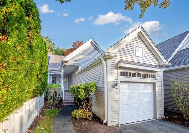 4th image of 13 Laurel Hl Ct #13, Buzzards Bay, MA 02532 | MLS# 73516591