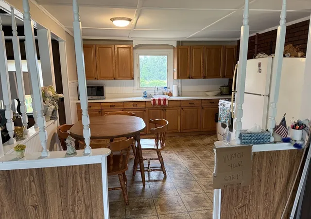 4th image of 164 North Broadway, Haverhill, MA 01832 | MLS# 73557219