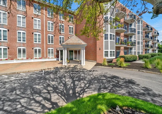 1st image of 148 Main St #A413, North Andover, MA 01845 | MLS# 73562045