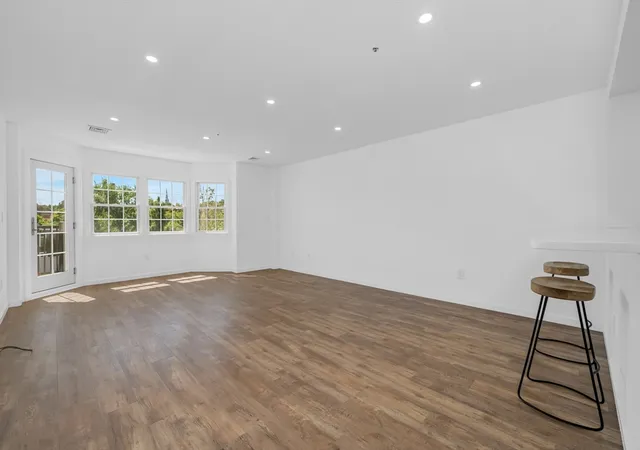 2nd image of 148 Main St #A413, North Andover, MA 01845 | MLS# 73562045