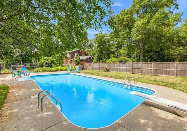 3rd image of 93 Hudson St, Halifax, MA 02338 | MLS# 73535818
