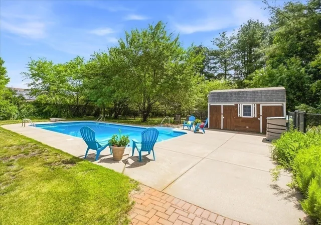 4th image of 93 Hudson St, Halifax, MA 02338 | MLS# 73535818