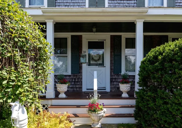 Photo 2 of Sale Pending at 10 Franklin St, Plymouth, MA 02360 | MLS# 73564900 | Listing updated on 2026-09-15