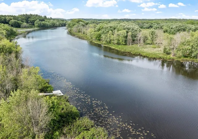4th image of 389 River Road, Carlisle, MA 01741 | MLS# 73536564