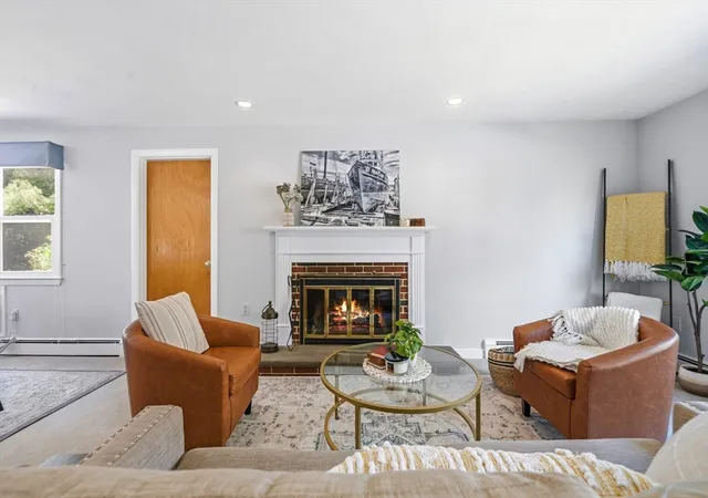 Homes for sale in Burlington, MA | 23 Gloria Circle, Burlington, MA 01803 | MLS# 73529753
