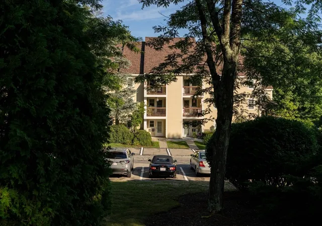 4th image of 124 Heritage Dr #124, Whitinsville, MA 01588 | MLS# 73555102