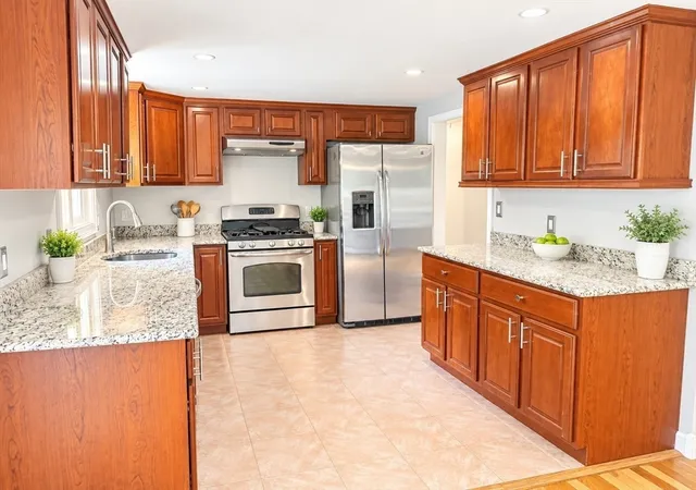 5th image of 44 Hanscom Ave, Haverhill, MA 01830 | MLS# 73552223