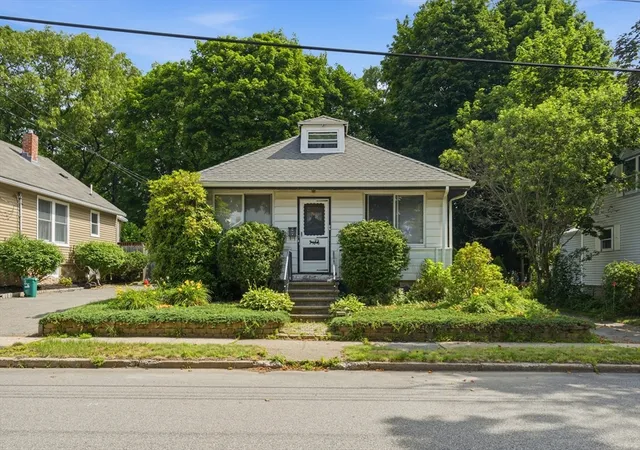 1st image of 7 Bay State Blvd, Peabody, MA 01960 | MLS# 73552559