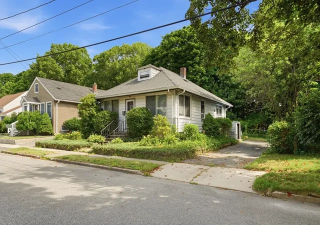 2nd image of 7 Bay State Blvd, Peabody, MA 01960 | MLS# 73552559