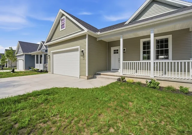3rd image of 2 Skinnerwoods Way #2, Granby, MA 01033 | MLS# 73562087