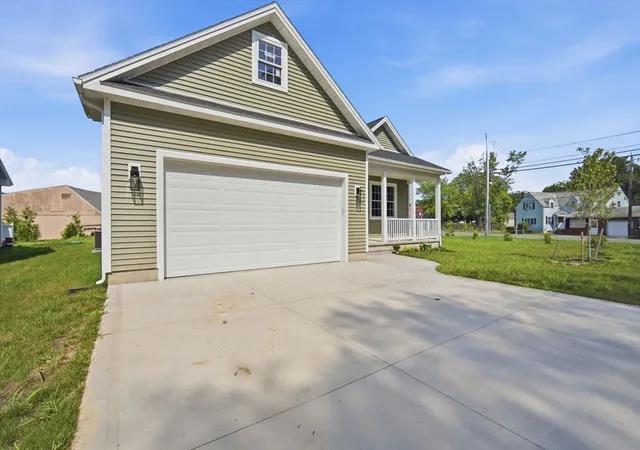 4th image of 2 Skinnerwoods Way #2, Granby, MA 01033 | MLS# 73562087