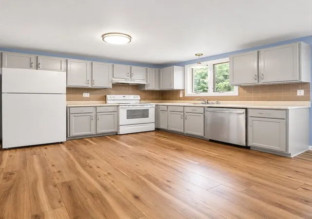 3rd image of 39 Bayview, Taunton, MA 02780 | MLS# 73553699