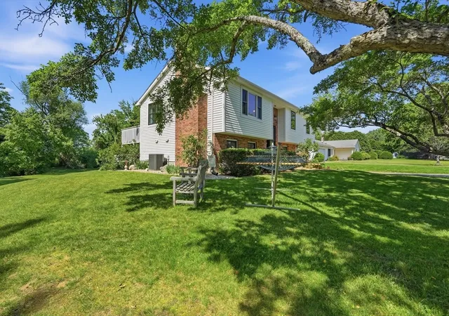 Homes for sale in South Deerfield, MA | 17 Captain Lathrop Dr, South Deerfield, MA 01373 | MLS# 73532905