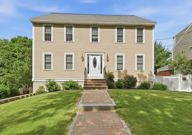 Homes for sale in Amesbury, MA | 11 Amesbury Avenue, Amesbury, MA 01913 | MLS# 73537040