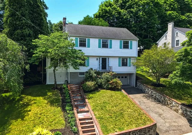 3rd image of 10 Radcliffe, Belmont, MA 02478 | MLS# 73538356