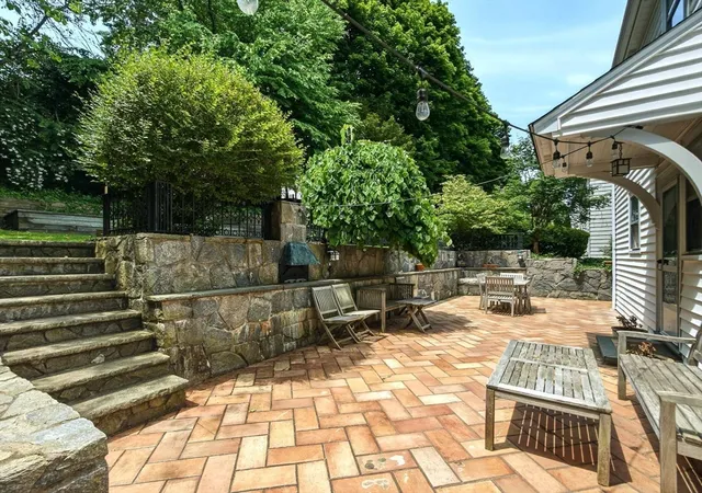5th image of 10 Radcliffe, Belmont, MA 02478 | MLS# 73538356