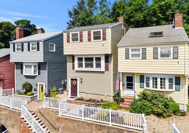 Homes for sale in Marblehead, MA | 6 Colonial Court, Marblehead, MA 01945 | MLS# 73546046
