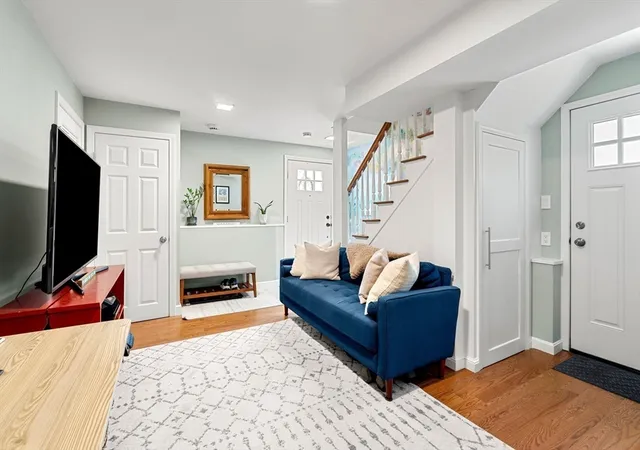 Homes for sale in Marblehead, MA | 6 Colonial Court, Marblehead, MA 01945 | MLS# 73546046