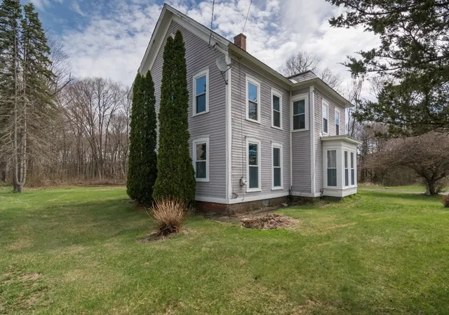 Homes for sale in Gill, MA | 464 Main Rd, Gill, MA 01354 | MLS# 73504915