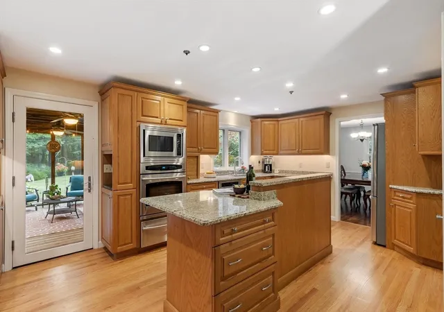 5th image of 101 Bruin Hill Rd, North Andover, MA 01845 | MLS# 73556321