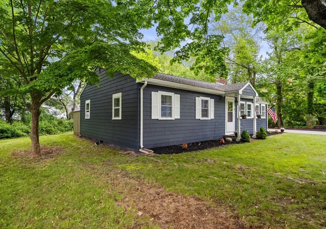 Homes for sale in Rockland, MA | 251 Central Street, Rockland, MA 02370 | MLS# 73523686