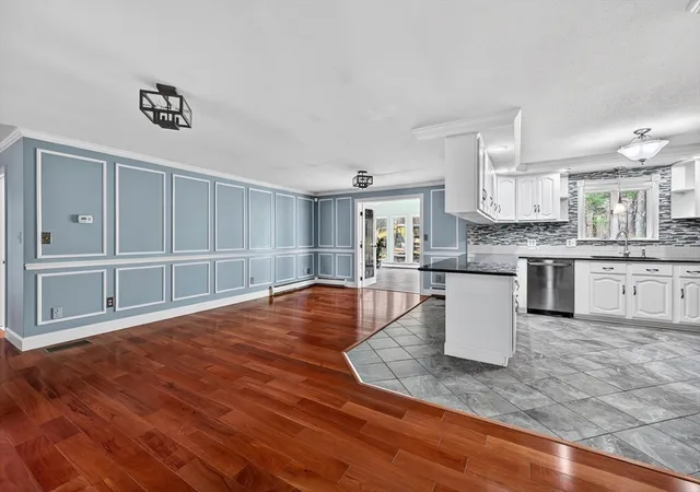 4th image of 24 Orchard St, Berkley, MA 02779 | MLS# 73504274