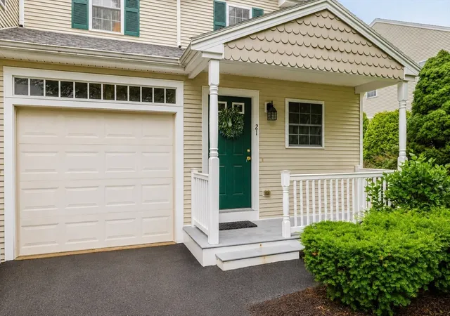 2nd image of 21 Sycamore Dr #21, Middleboro, MA 02346 | MLS# 73550121