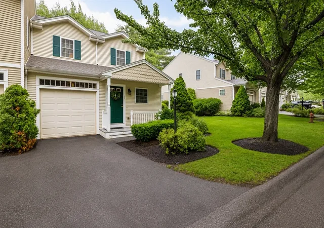 3rd image of 21 Sycamore Dr #21, Middleboro, MA 02346 | MLS# 73550121