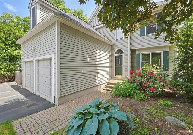 Homes for sale in Framingham, MA | 6 Oakwood Ct, Framingham, MA 01701 | MLS# 73533380