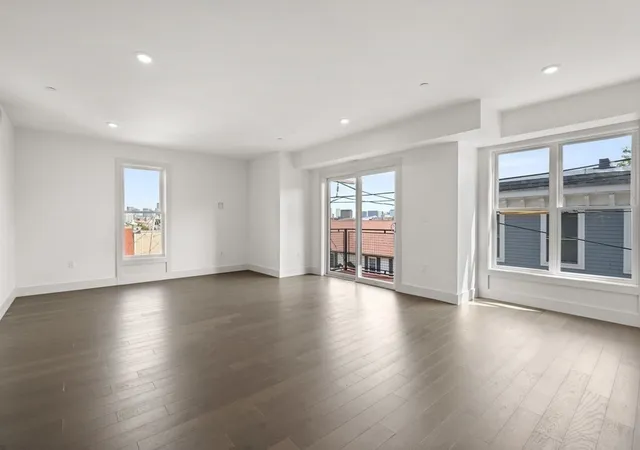 3rd image of 410 W Broadway #305, South Boston, MA 02127 | MLS# 73529939