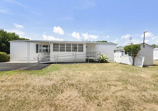 3rd image of 85 Amherst Ave, Taunton, MA 02780 | MLS# 73548074