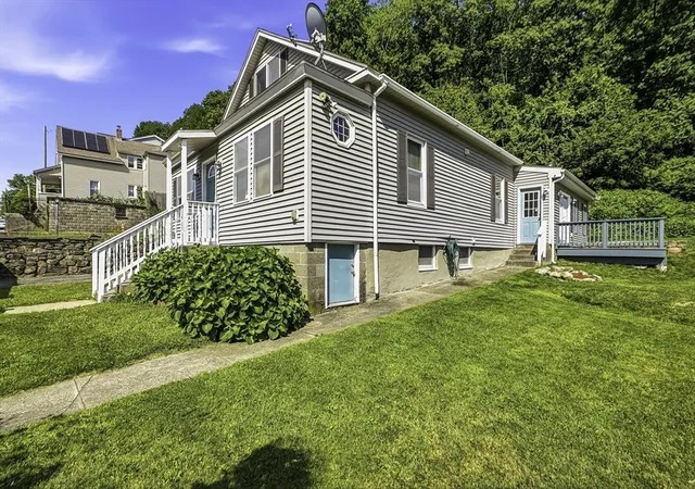 3rd image of 55 Chilmark St, Worcester, MA 01604 | MLS# 73556983