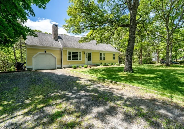 3rd image of 168 White Moss Dr, Marstons Mills, MA 02648 | MLS# 73529173