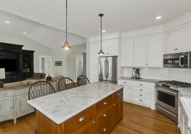 Photo 3 of Sale Pending at 26 Bluegrass Dr #26, East Longmeadow, MA 01028 | MLS# 73568774 | Listing updated on 2026-08-30