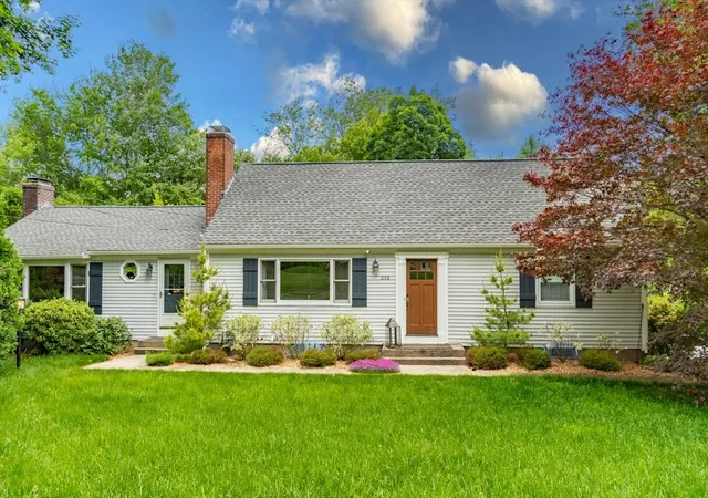 Homes for sale in East Longmeadow, MA | 256 Mapleshade Ave, East Longmeadow, MA 01028 | MLS# 73534254